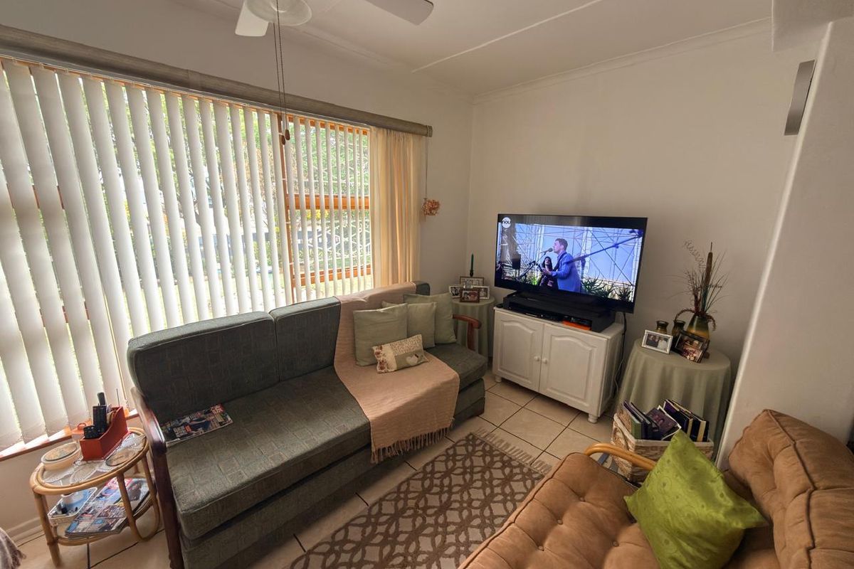Spacious Corner Stand with Endless Potential in Rouxpark - Photo 4