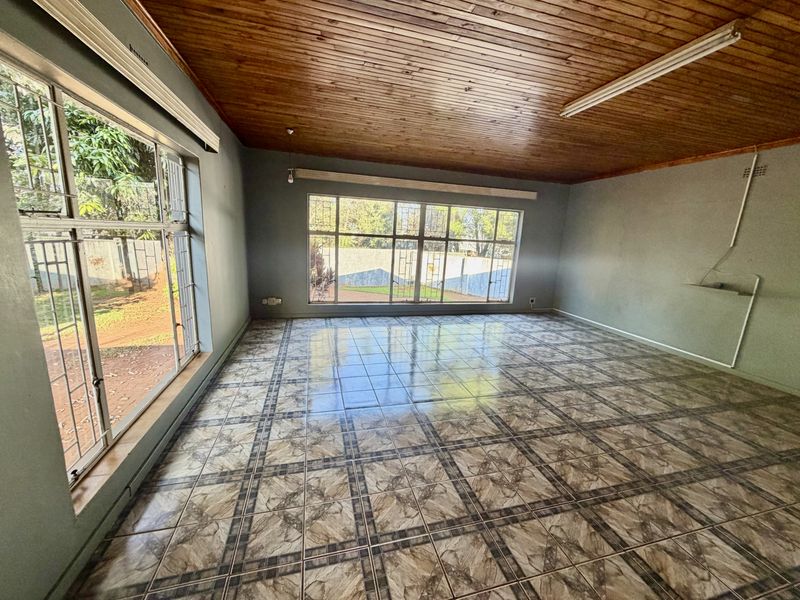 Family home with flat for sale , in Louis Trichardt - Photo 3