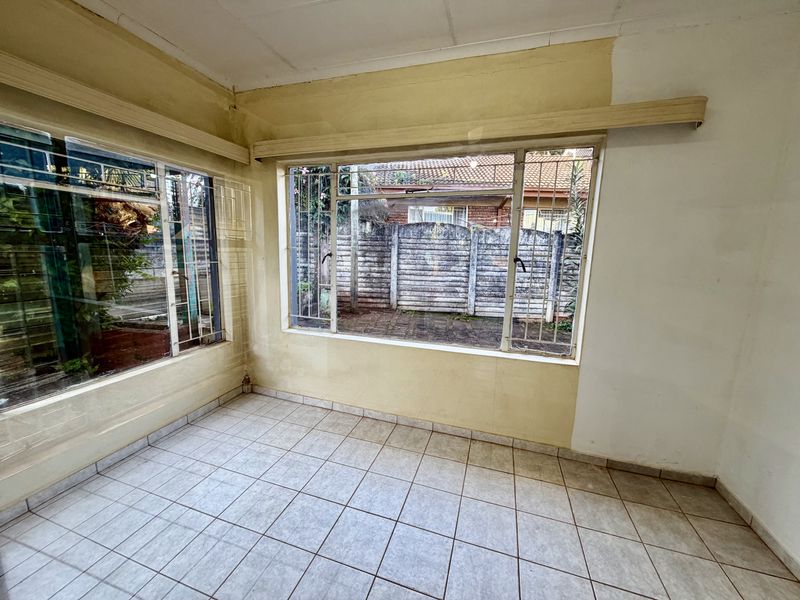 Family home with flat for sale , in Louis Trichardt - Photo 6
