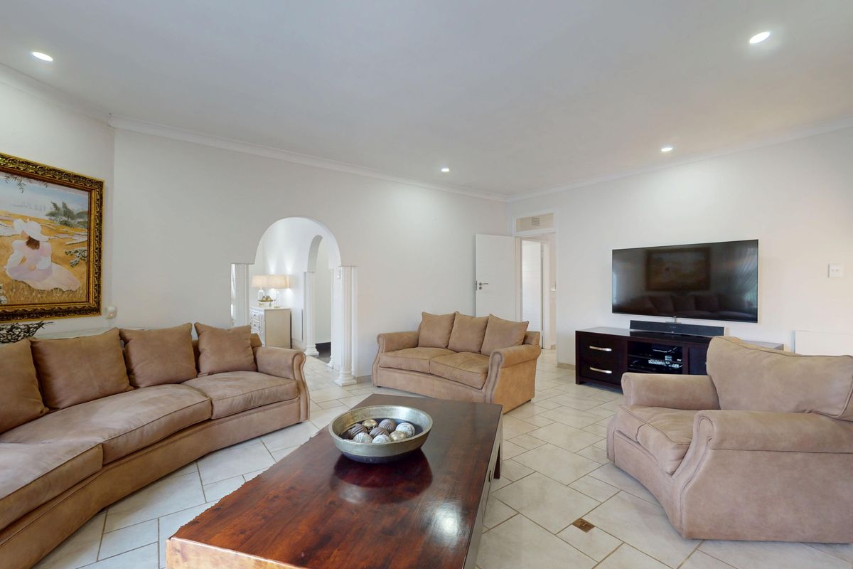 Family Living at Its Finest  – With Flatlet Starting to Bid from R1 550 000 - Photo 4