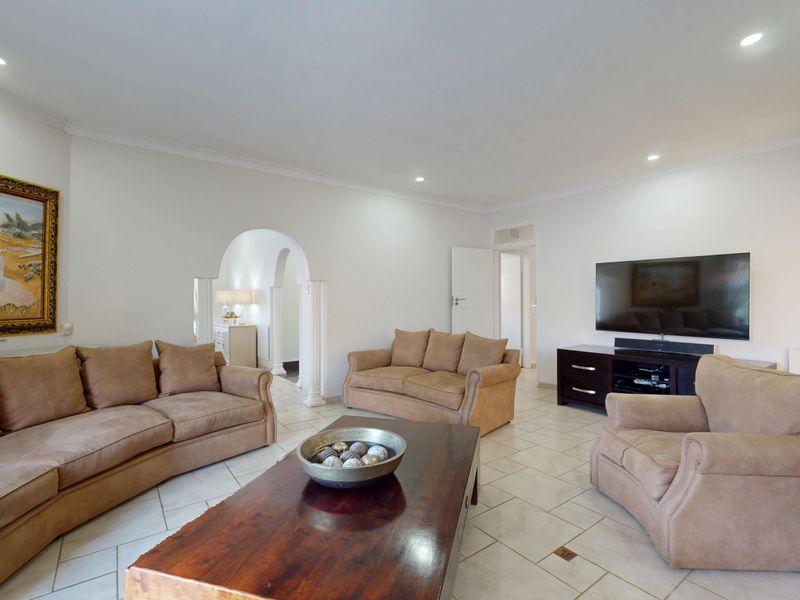 Family Living at Its Finest  – With Flatlet Starting to Bid from R1 550 000 - Photo 4