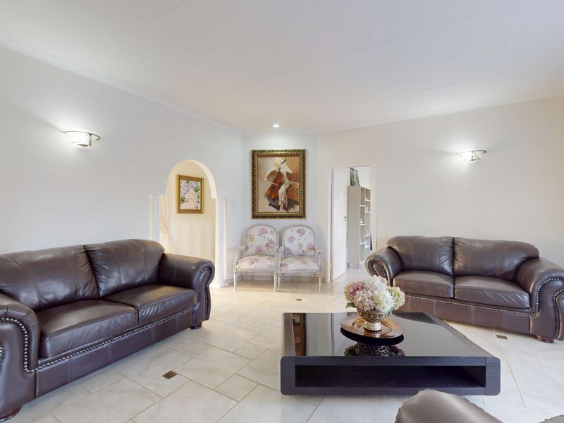 Family Living at Its Finest  – With Flatlet Starting to Bid from R1 550 000 - Photo 7