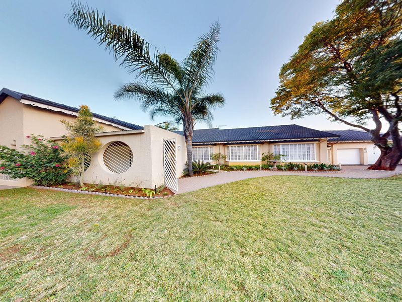 Family Living at Its Finest  – With Flatlet Starting to Bid from R1 550 000 - Photo 2