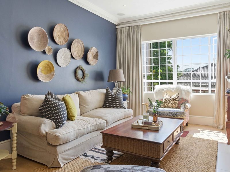 Character home with flatlets - Photo 6