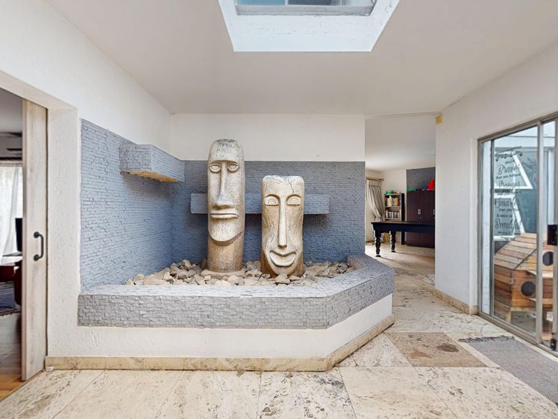 5-Bedroom Estate Home Offering Secure Living & Exceptional Entertaining Space - Photo 4