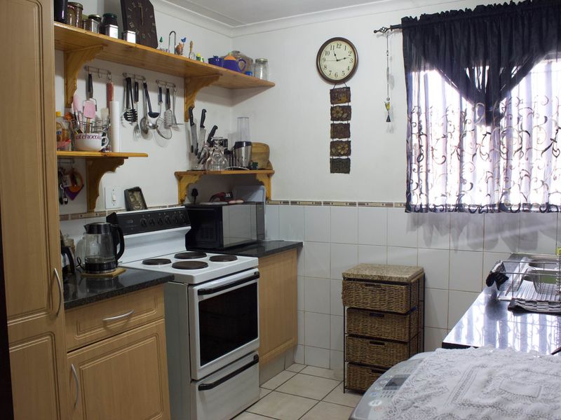 Beautiul 3 bedroom house in Rhodesfield - Photo 4