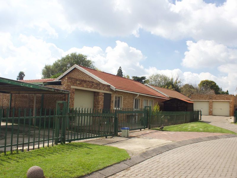 Beautiul 3 bedroom house in Rhodesfield - Photo 2