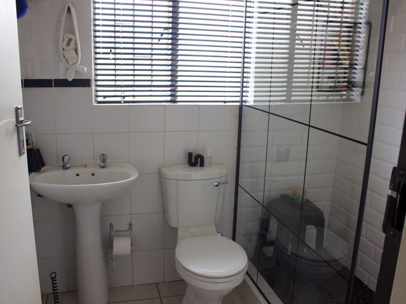 Beautiul 3 bedroom house in Rhodesfield - Photo 9