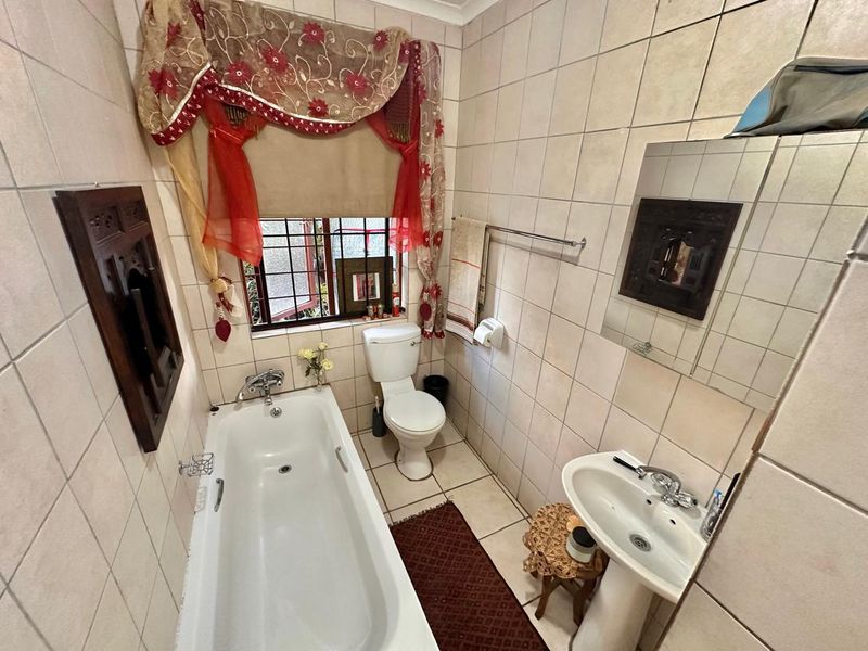 Family Living with Scenic Views, Guest Suites & Ample Parking - Photo 8