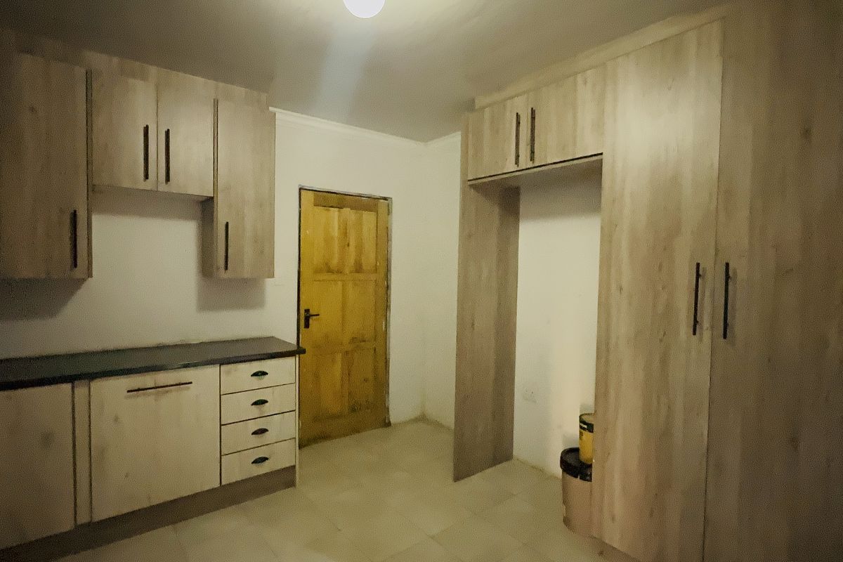 Newly renovated 2 Bedroom Home - Photo 3