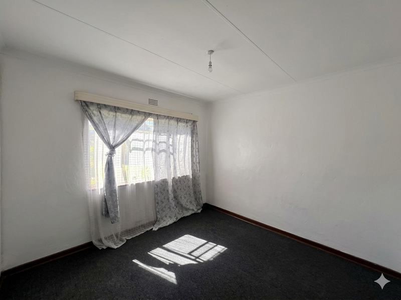 3-Bedroom Home with 1.5 Bathrooms & Single Garage in Reyno Ridge. - Photo 7