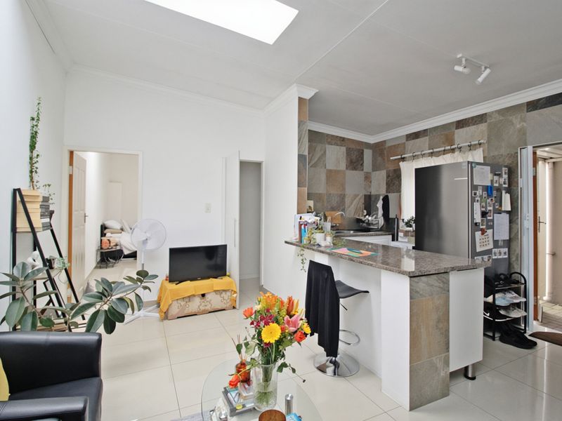 1 Bedroom Flat to Let in Highlands North - Photo 8