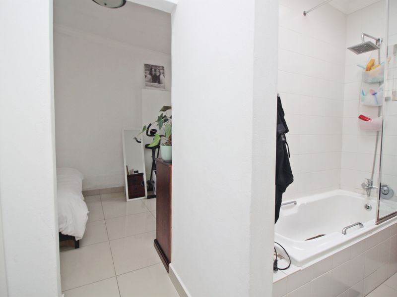 1 Bedroom Flat to Let in Highlands North - Photo 3