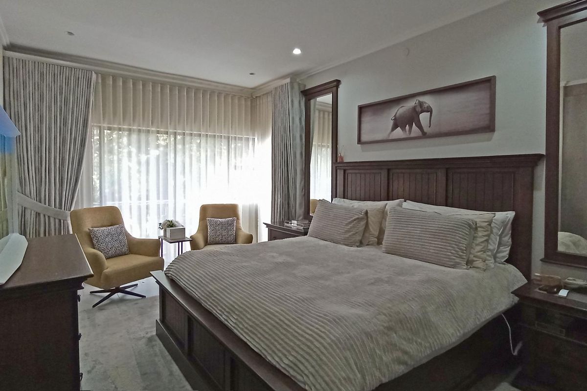 Sustainable Luxury Living | Modern 4-Bedroom Family Home in Bryanston - Photo 2