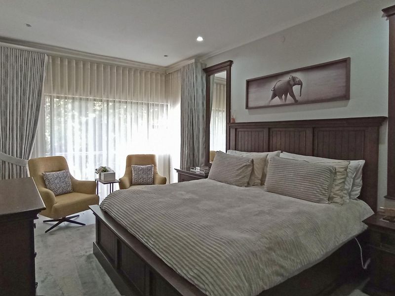 Sustainable Luxury Living | Modern 4-Bedroom Family Home in Bryanston - Photo 2