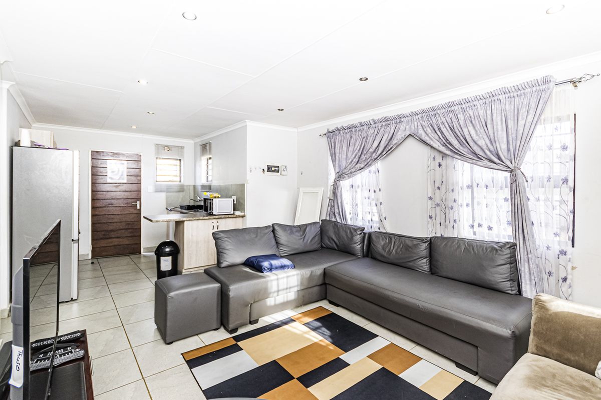 Modern Comfort Meets Elegant Living at Mindalore Royal Cradle! - Photo 3