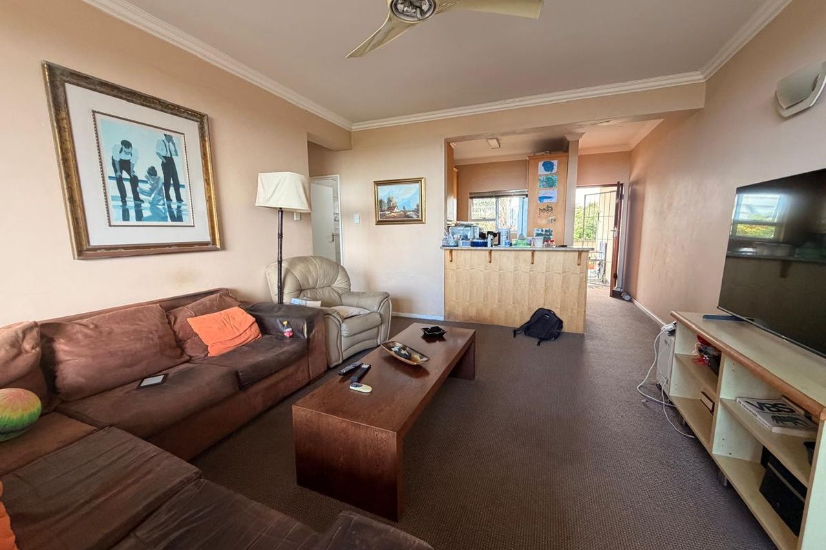 Magnificent views and modernised living - Photo 5