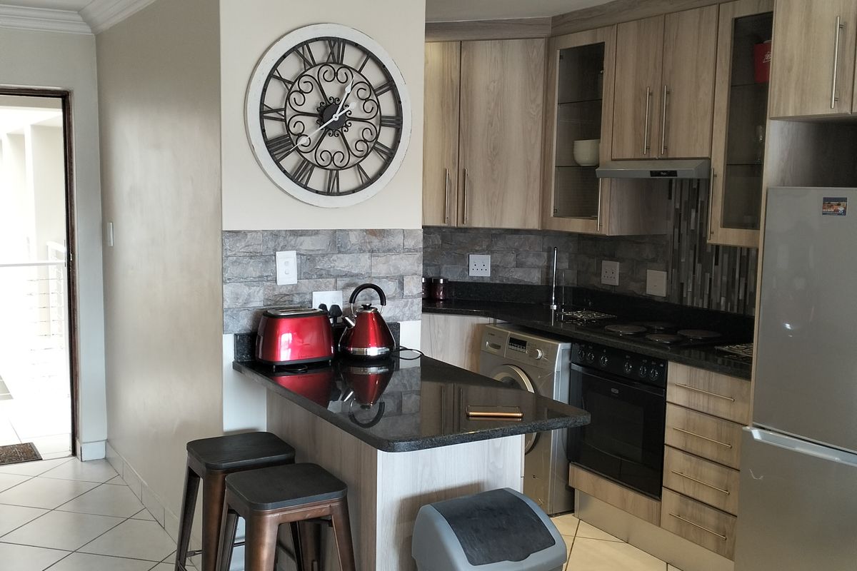 Perfect for coastal living and convenience! - Photo 3