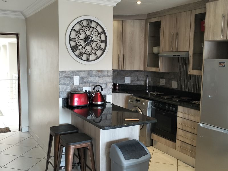 Perfect for coastal living and convenience! - Photo 3