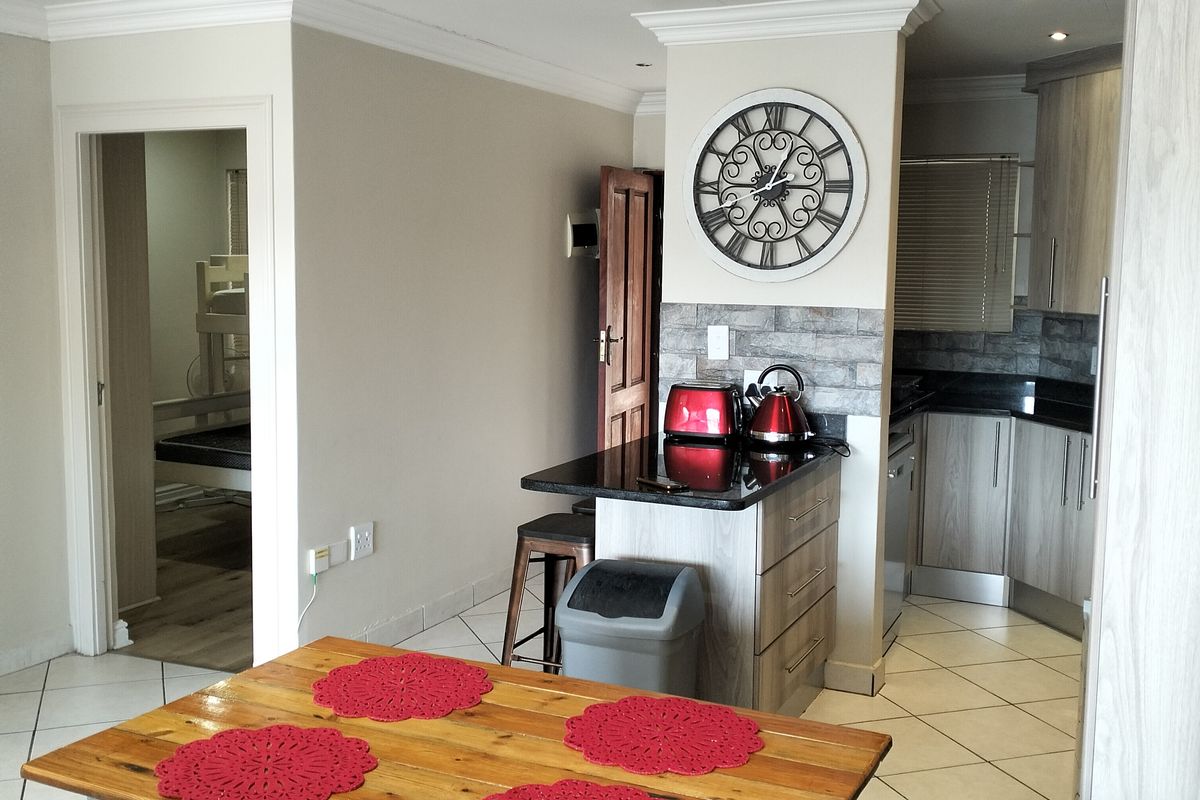 Perfect for coastal living and convenience! - Photo 4