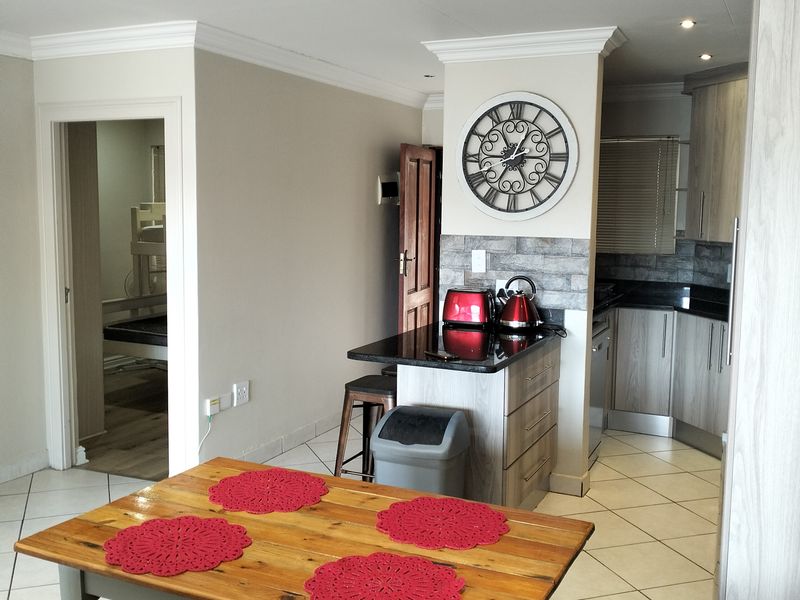 Perfect for coastal living and convenience! - Photo 4