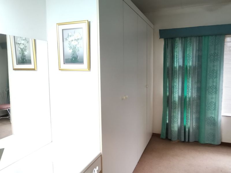 Neat and Spacious 2-Bedroom Home in a Peaceful Retirement Village - Photo 10