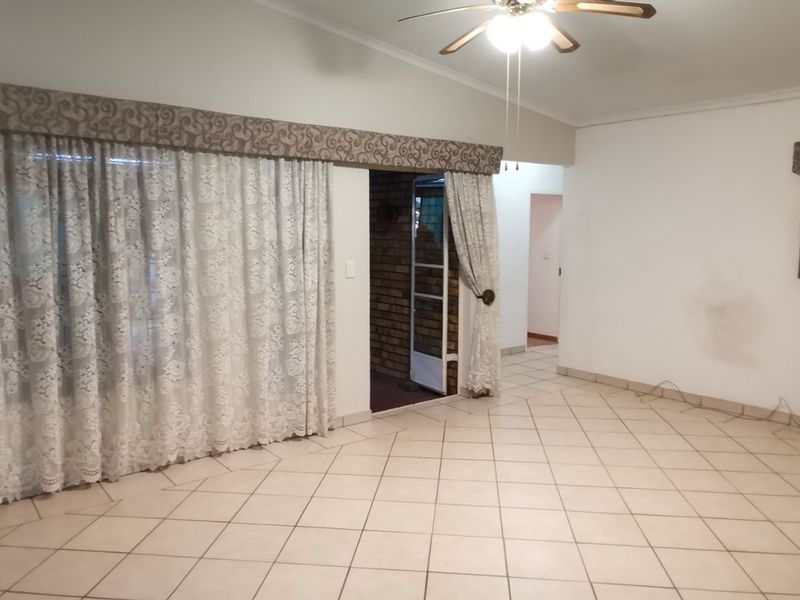 Neat and Spacious 2-Bedroom Home in a Peaceful Retirement Village - Photo 8