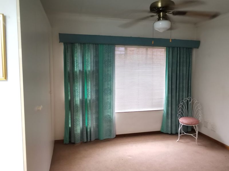 Neat and Spacious 2-Bedroom Home in a Peaceful Retirement Village - Photo 9