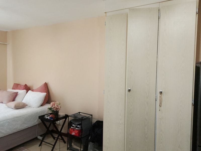 Cozy Bachelor Flat- Safe & convinient - Photo 7