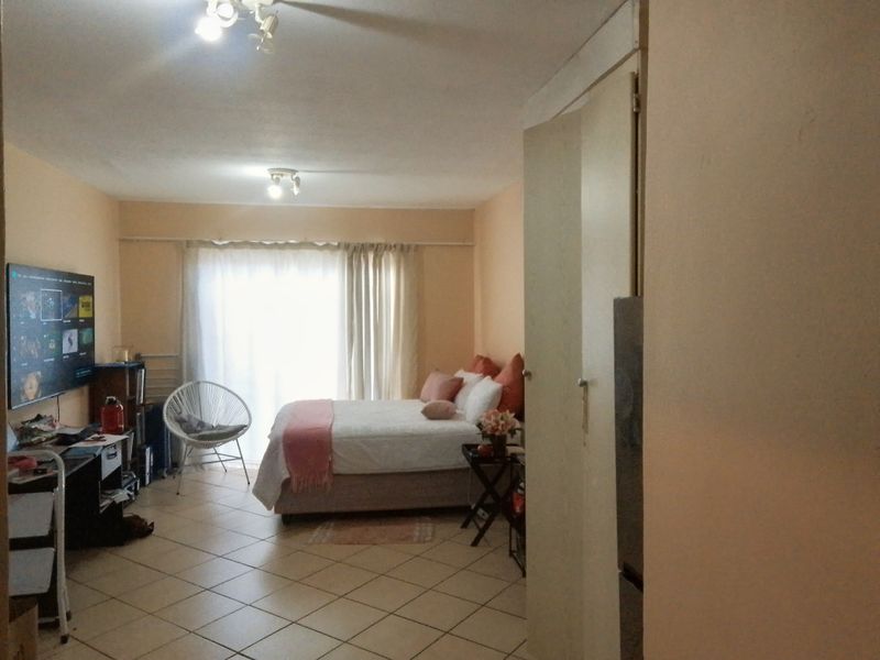 Cozy Bachelor Flat- Safe & convinient - Photo 5