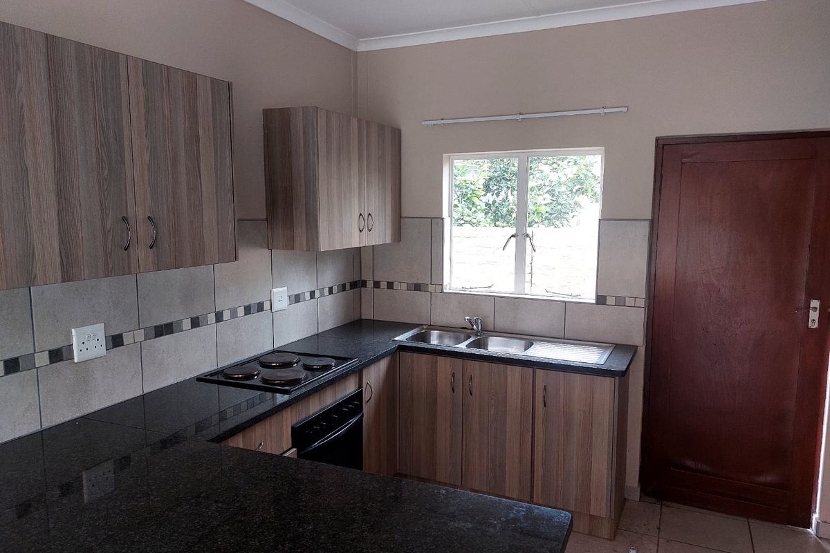 3 Bedroom House in Waterkloof Hills Estate for Sale. - Photo 3