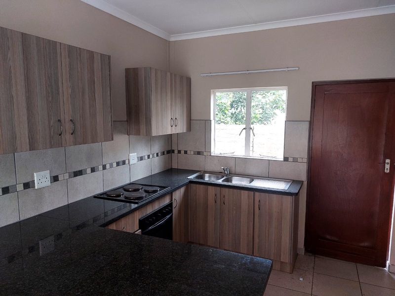 3 Bedroom House in Waterkloof Hills Estate for Sale. - Photo 3