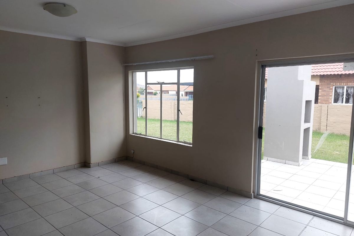 3 Bedroom House in Waterkloof Hills Estate for Sale. - Photo 5