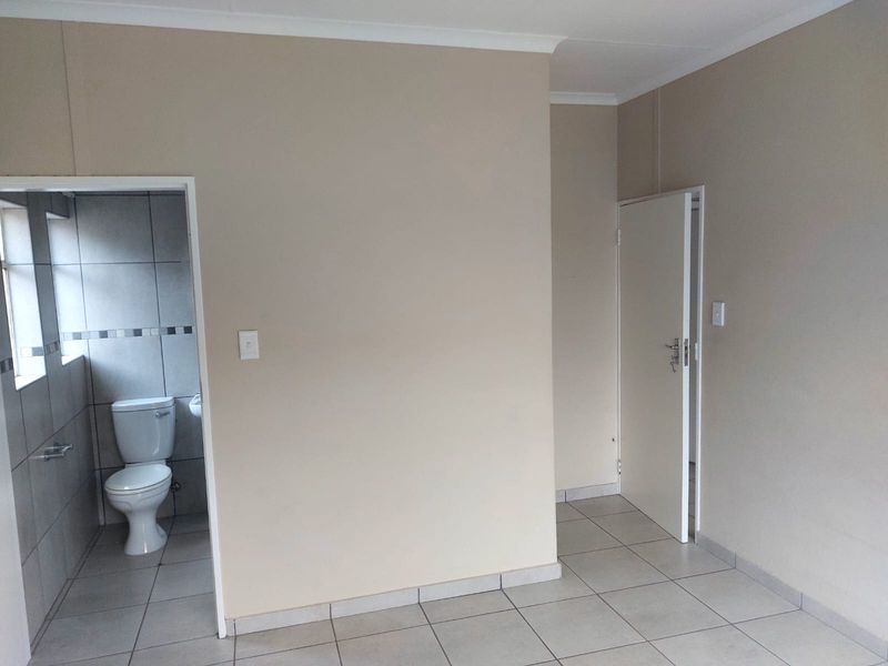 3 Bedroom House in Waterkloof Hills Estate for Sale. - Photo 10