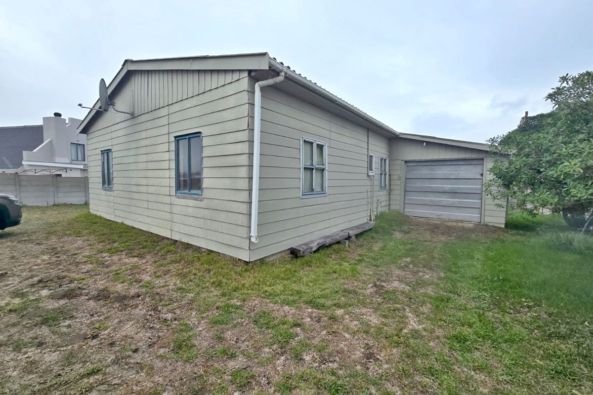 Renovation Opportunity on a Prime Stand in a Sought-After Area - Photo 4