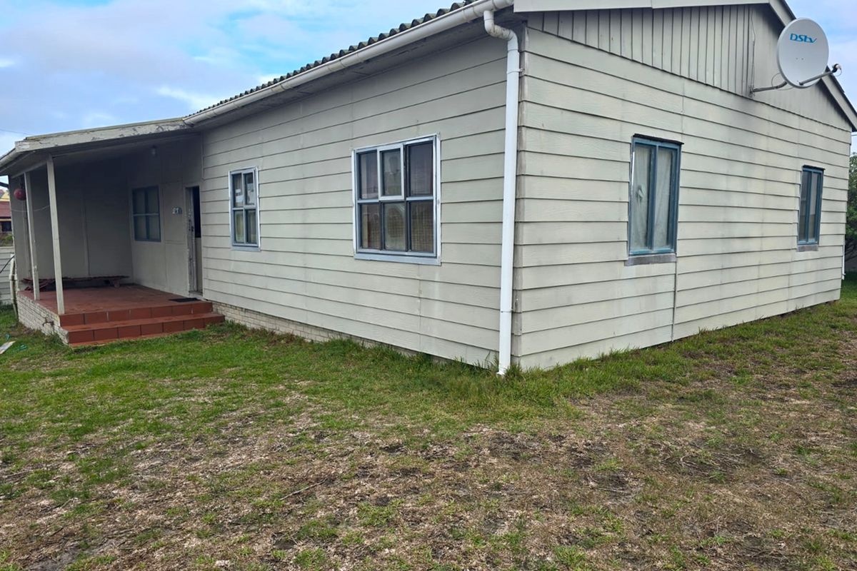 Renovation Opportunity on a Prime Stand in a Sought-After Area - Photo 3