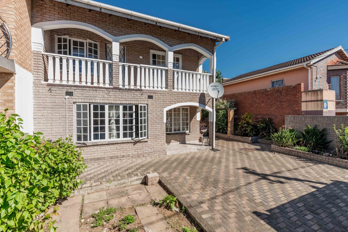 Versatile Living Opportunity: One Level for Personal Use, One for Income, OR a Complete Family Home! - Photo 2