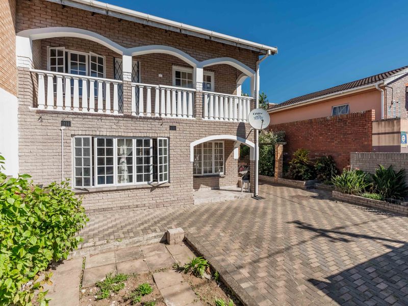 Versatile Living Opportunity: One Level for Personal Use, One for Income, OR a Complete Family Home! - Photo 2