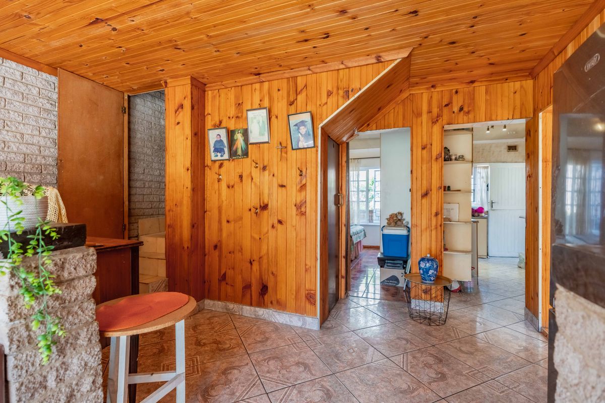 Versatile Living Opportunity: One Level for Personal Use, One for Income, OR a Complete Family Home! - Photo 5