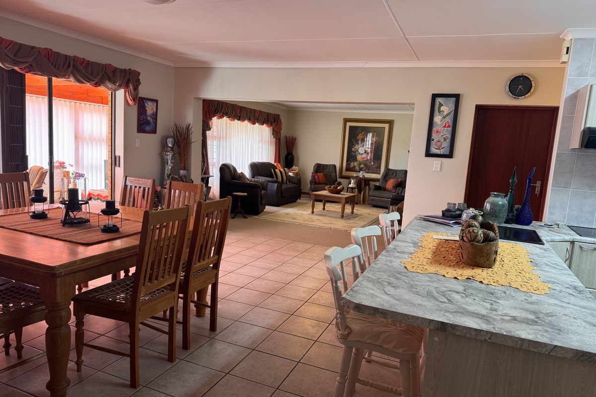 3 Bedroom townhouse for sale in Hartenbos Central ideal for beach lovers and families alike - Photo 2