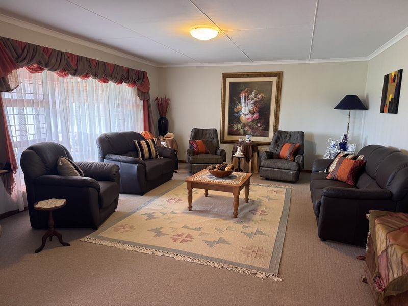 3 Bedroom townhouse for sale in Hartenbos Central ideal for beach lovers and families alike - Photo 4
