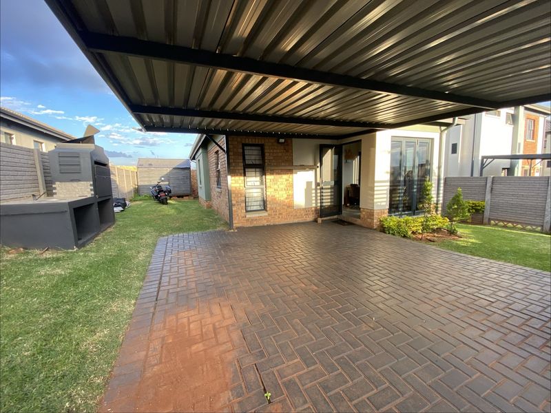 Renovated 3 Bedroom 2 Bathroom House in Capital View Security Estate Lotus Gardens - Photo 2