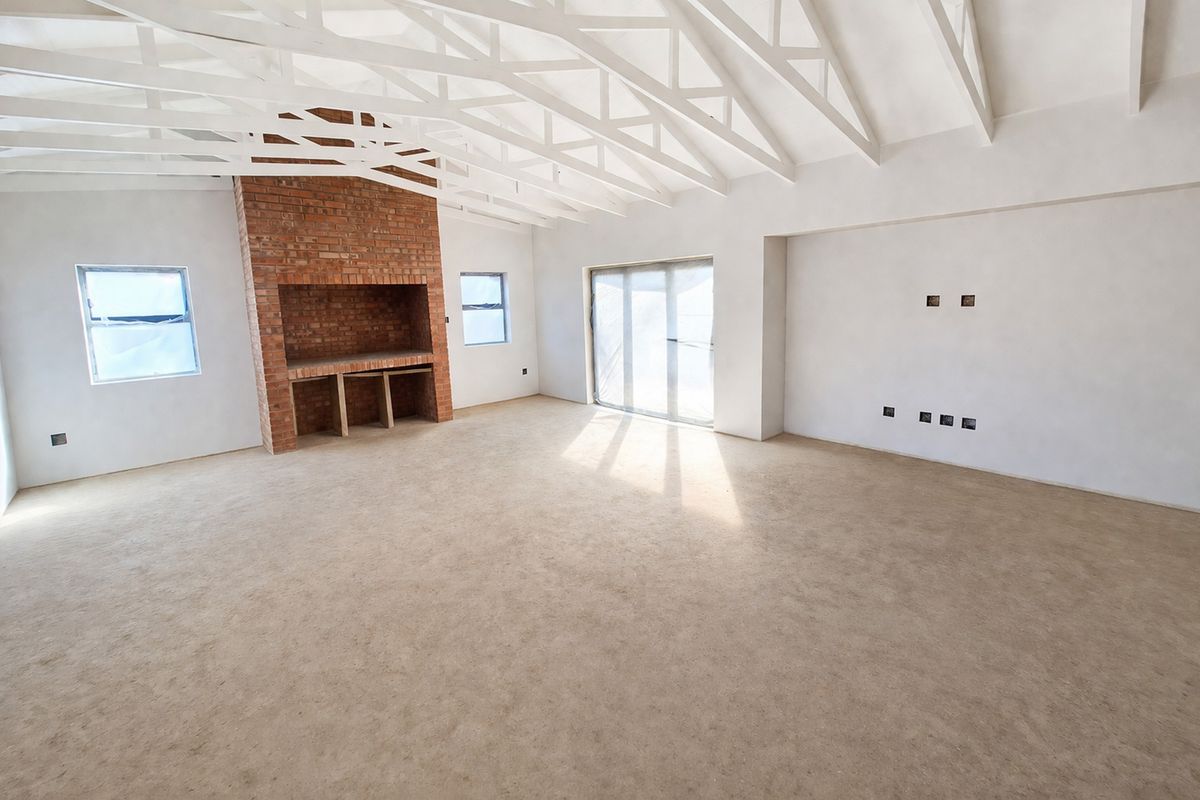 ULTRA-MODERN HOME IN CLOSE PROXIMITY TO ABSOLUTELY EVERYTHING - Photo 5