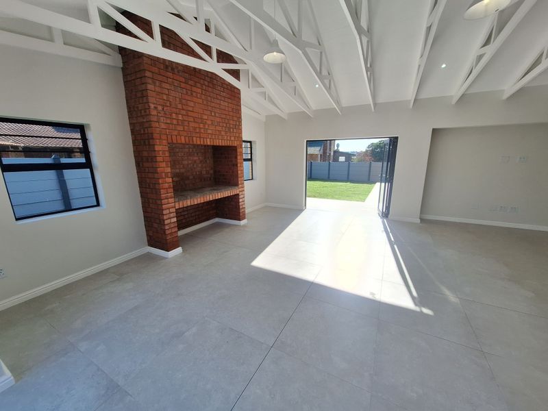 ULTRA-MODERN HOME IN CLOSE PROXIMITY TO ABSOLUTELY EVERYTHING - Photo 9