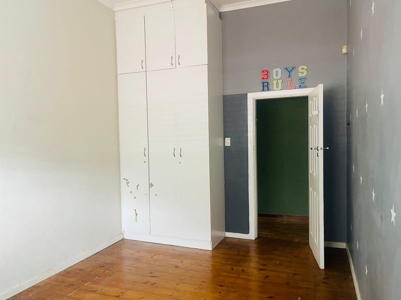 This well-maintained three-bedroom home offers the perfect blend of comfort, convenience, and peace - Photo 9