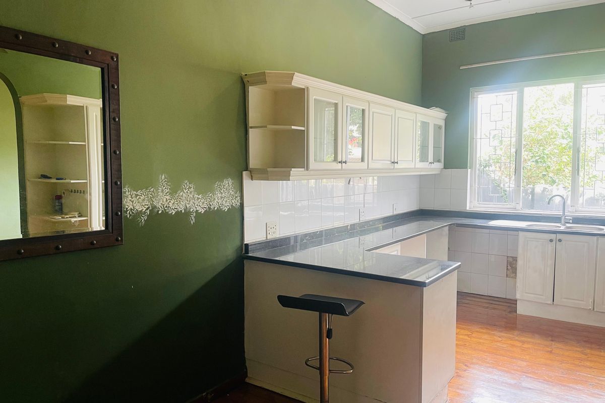 This well-maintained three-bedroom home offers the perfect blend of comfort, convenience, and peace - Photo 4