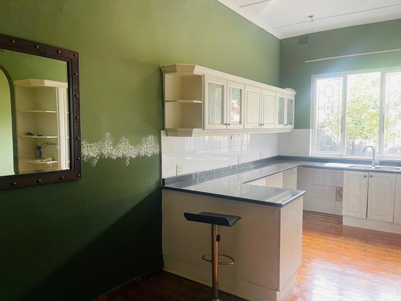 This well-maintained three-bedroom home offers the perfect blend of comfort, convenience, and peace - Photo 4