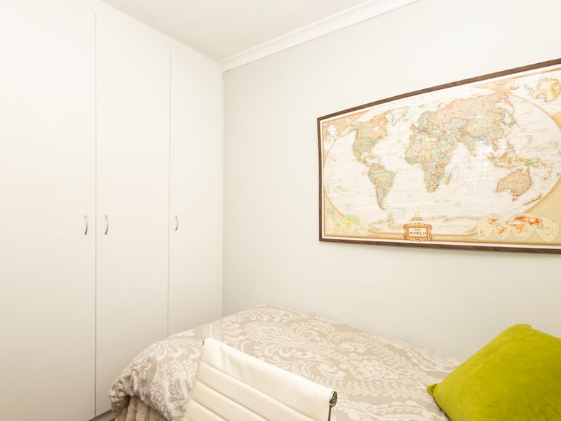 Charming 2-bedroom apartment for sale in Sonstraal Heights, Durbanville—perfect for modern living! - Photo 10