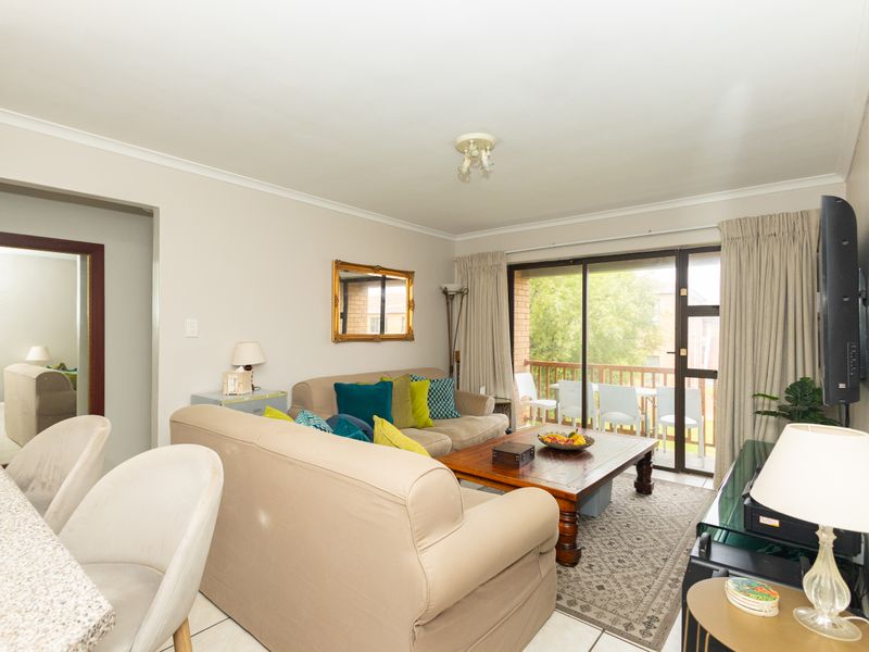 Charming 2-bedroom apartment for sale in Sonstraal Heights, Durbanville—perfect for modern living! - Photo 3