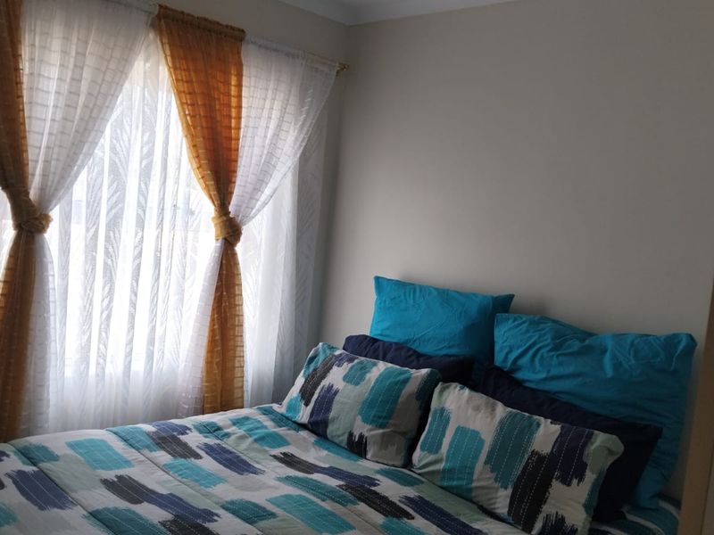 Charming 2-bedroom apartment in Belhar, Cape Town – perfect blend of comfort and convenience awaits - Photo 2